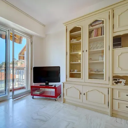2 Center Very Comfortable Wi Fi Apartment